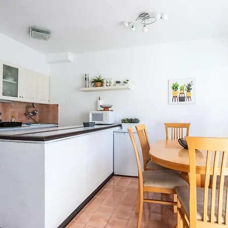 Spacious 3 Bedroom Chiara Near & Old Tovn Apartman Split
