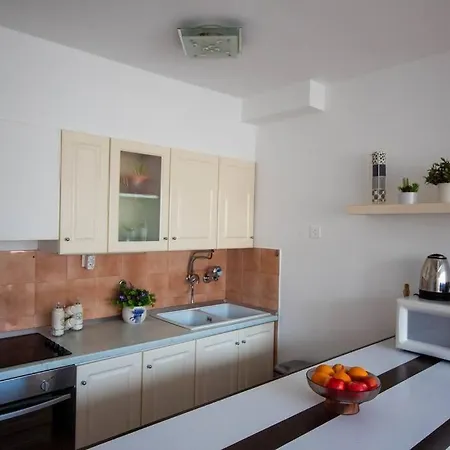 Apartamento Spacious 3 Bedroom Chiara Near & Old Tovn