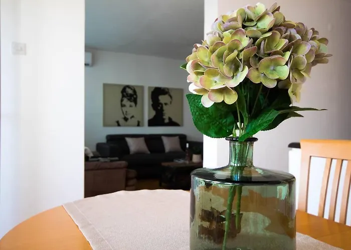 Spacious 3 Bedroom Chiara Near & Old Tovn Appartement *